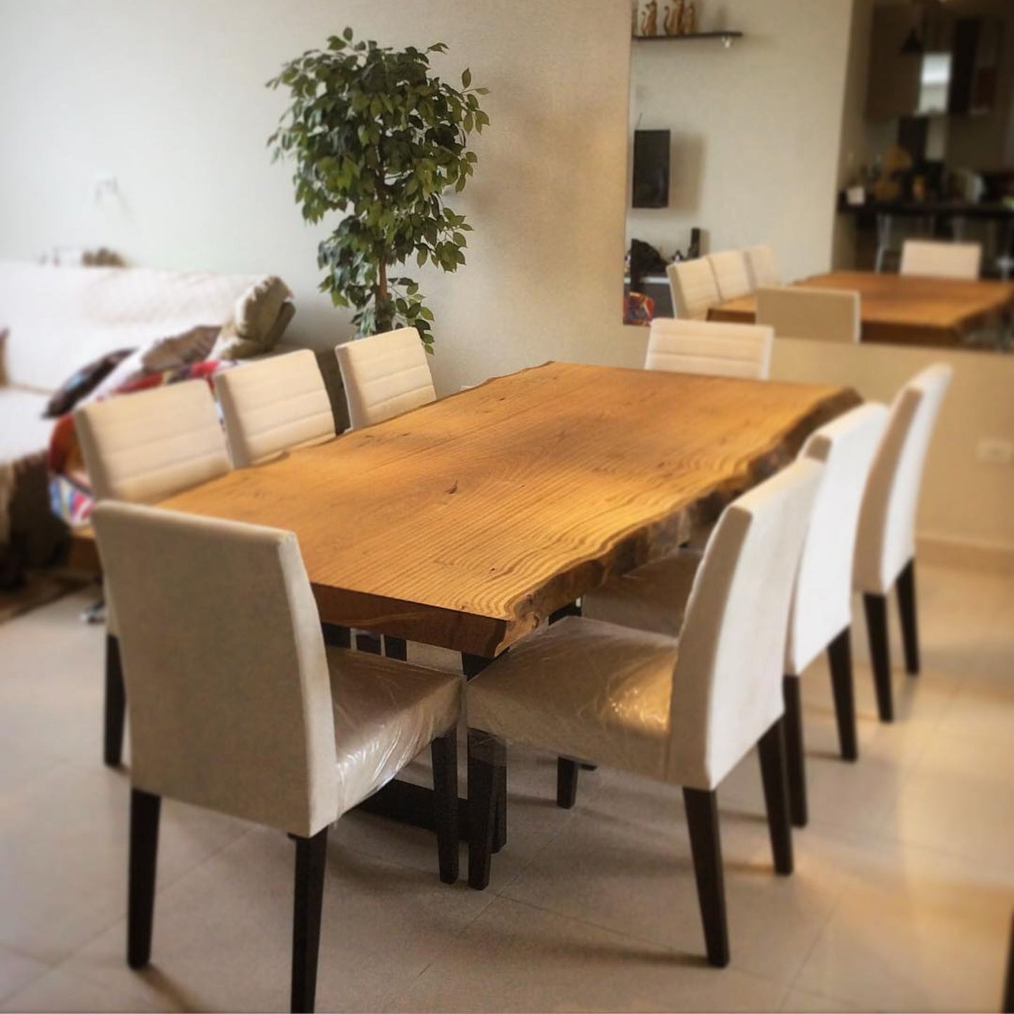 Mesa Madeira Maciça - 8 Lugares - 220 x 90 cm